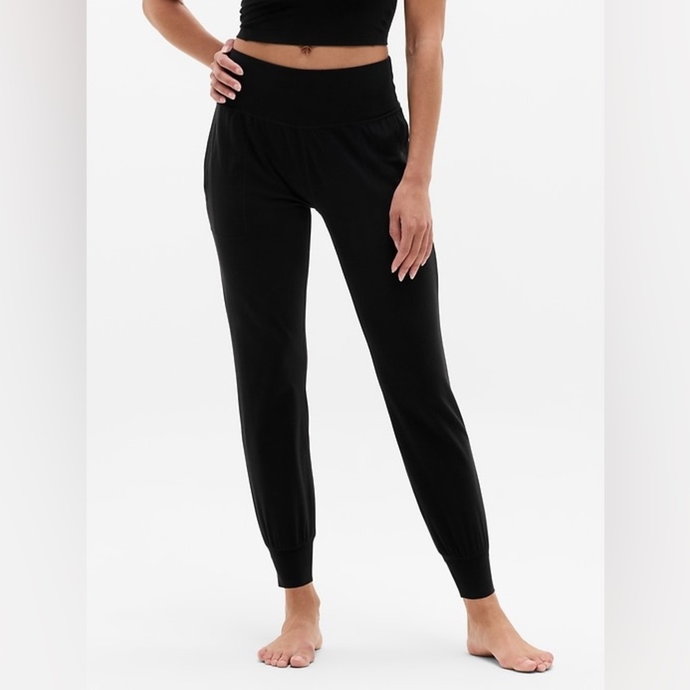 Athleta SALUTATION JOGGER IN POWERVITA Black Pants Stretch High Rise Size 12T